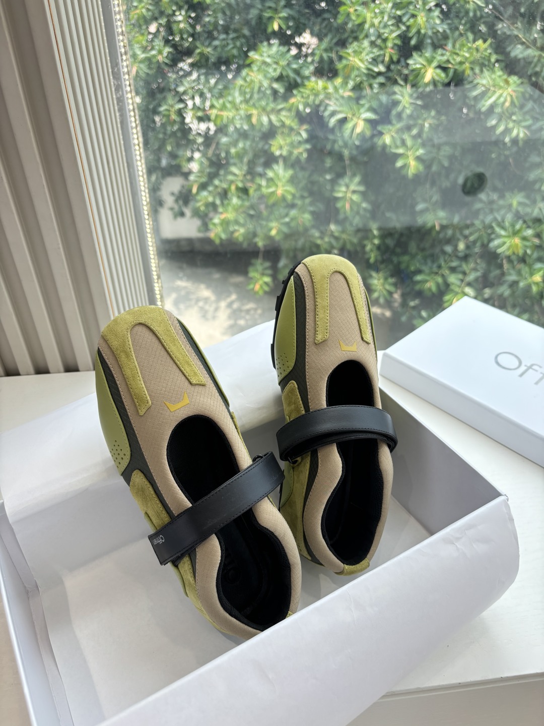 Offnen Suivi.2 Ballerina: Modern Ballet-Inspired Shoes with Unique Design and Materials - 图片 2