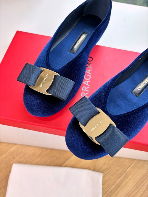 Ferragamo Women's Vara Bow Velvet Loafers Comfortable Flats Mary Jane Shoes