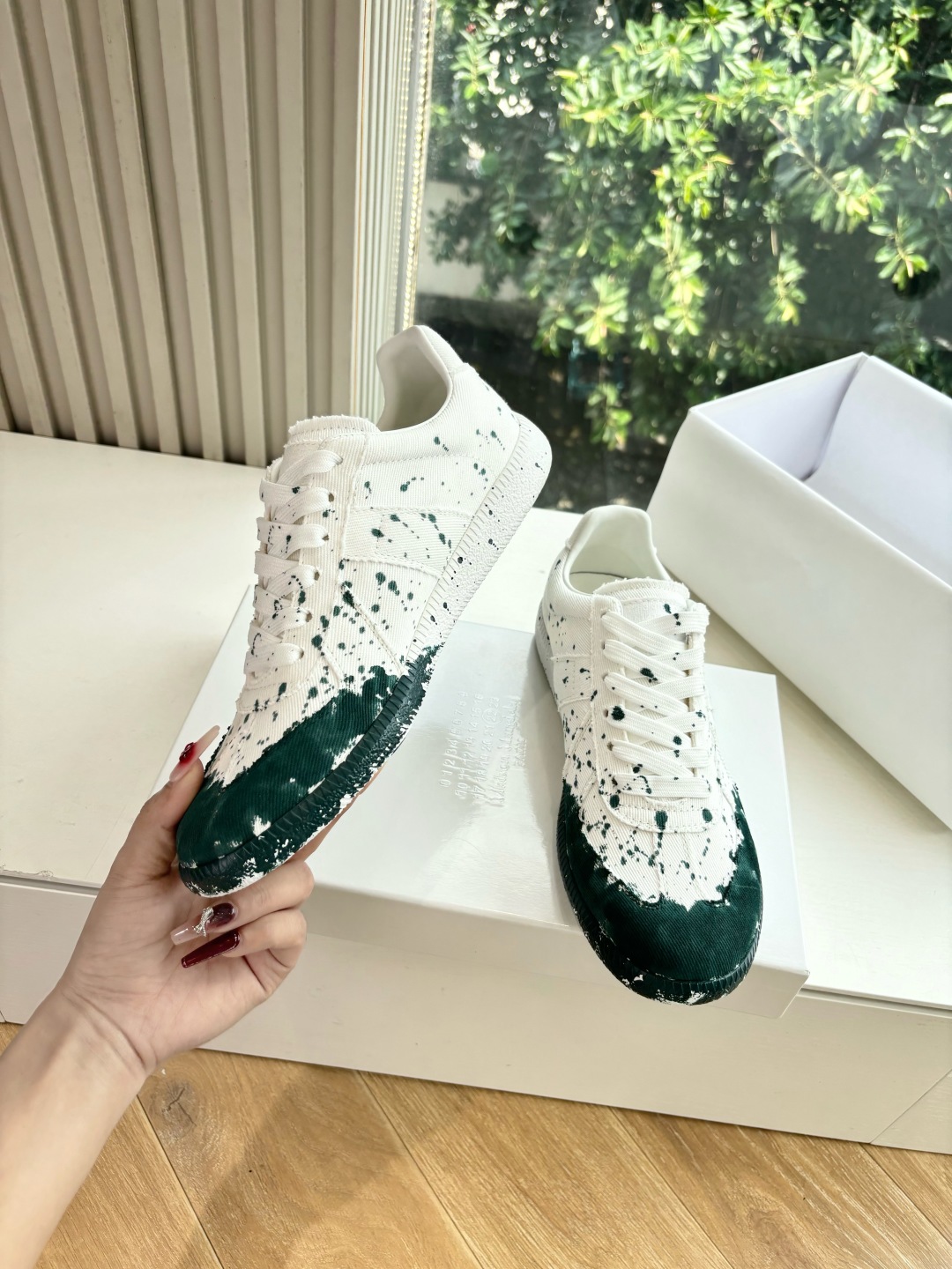 Maison Margiela MM6 German Training Shoe: Luxurious T-shaped Leather Design. - 图片 5