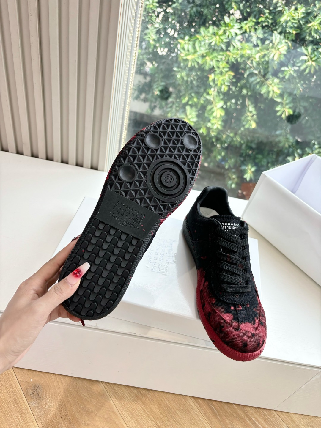 Maison Margiela MM6 Designer German Training Shoes: Luxurious, Comfortable, and Stylish - 图片 6