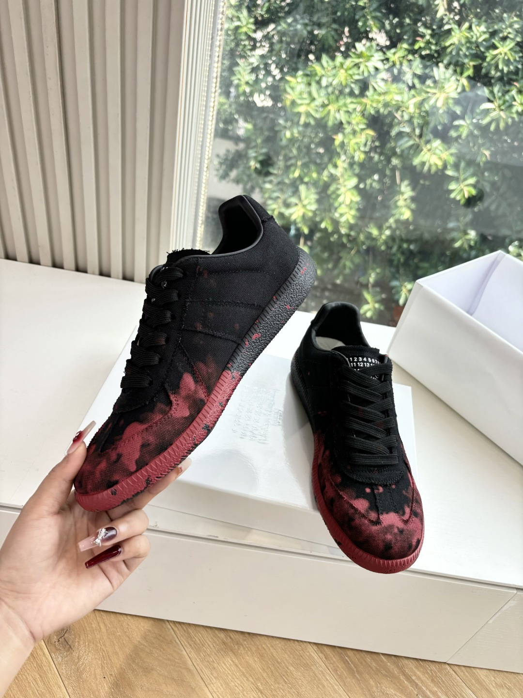 Maison Margiela MM6 Designer German Training Shoes: Luxurious, Comfortable, and Stylish - 图片 5