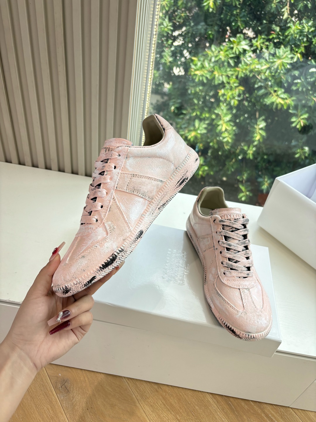 Maison Margiela MM6 Designer German Training Shoes: Luxurious, Classic, and Comfortable. - 图片 5