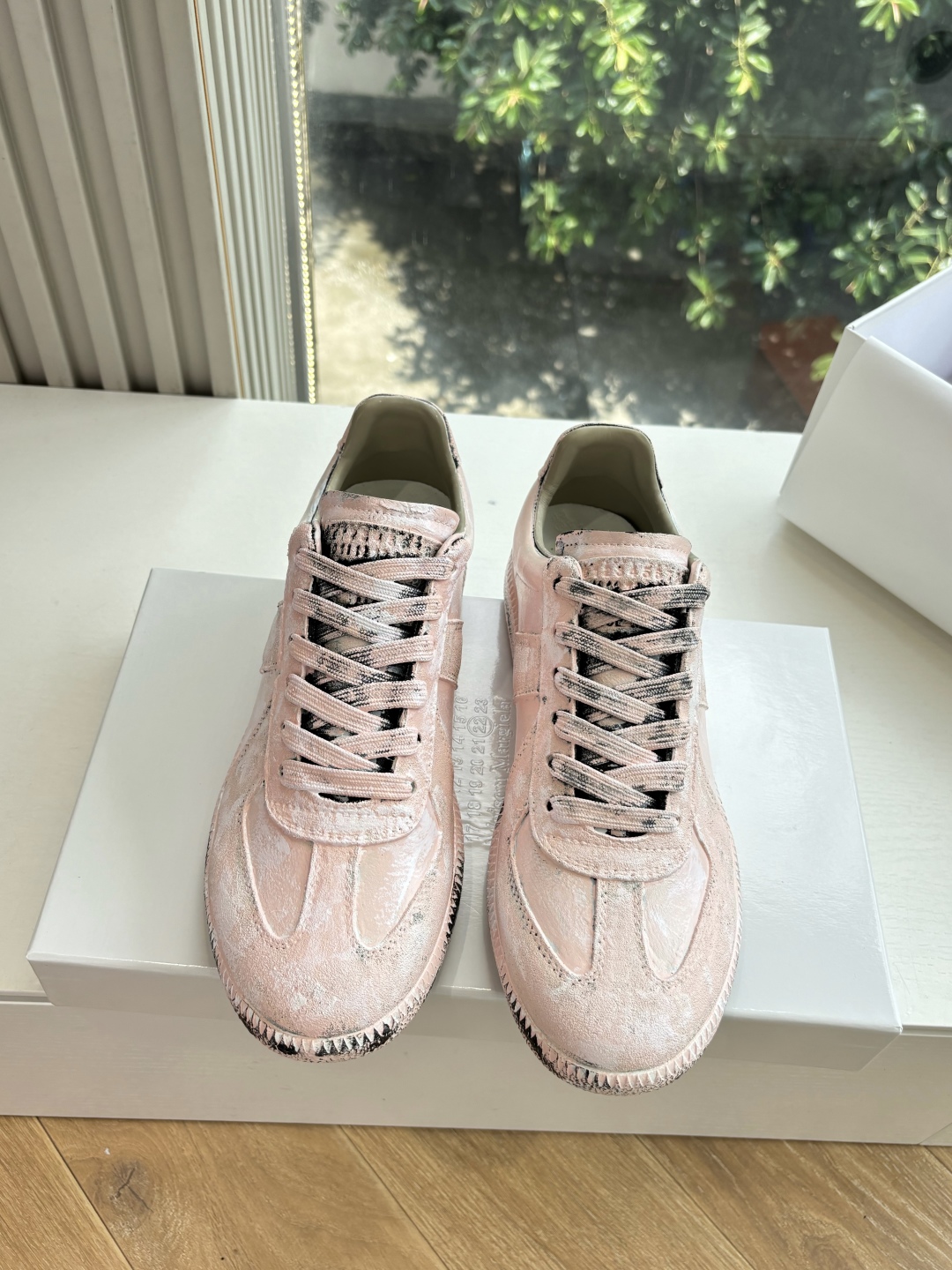 Maison Margiela MM6 Designer German Training Shoes: Luxurious, Classic, and Comfortable. - 图片 4