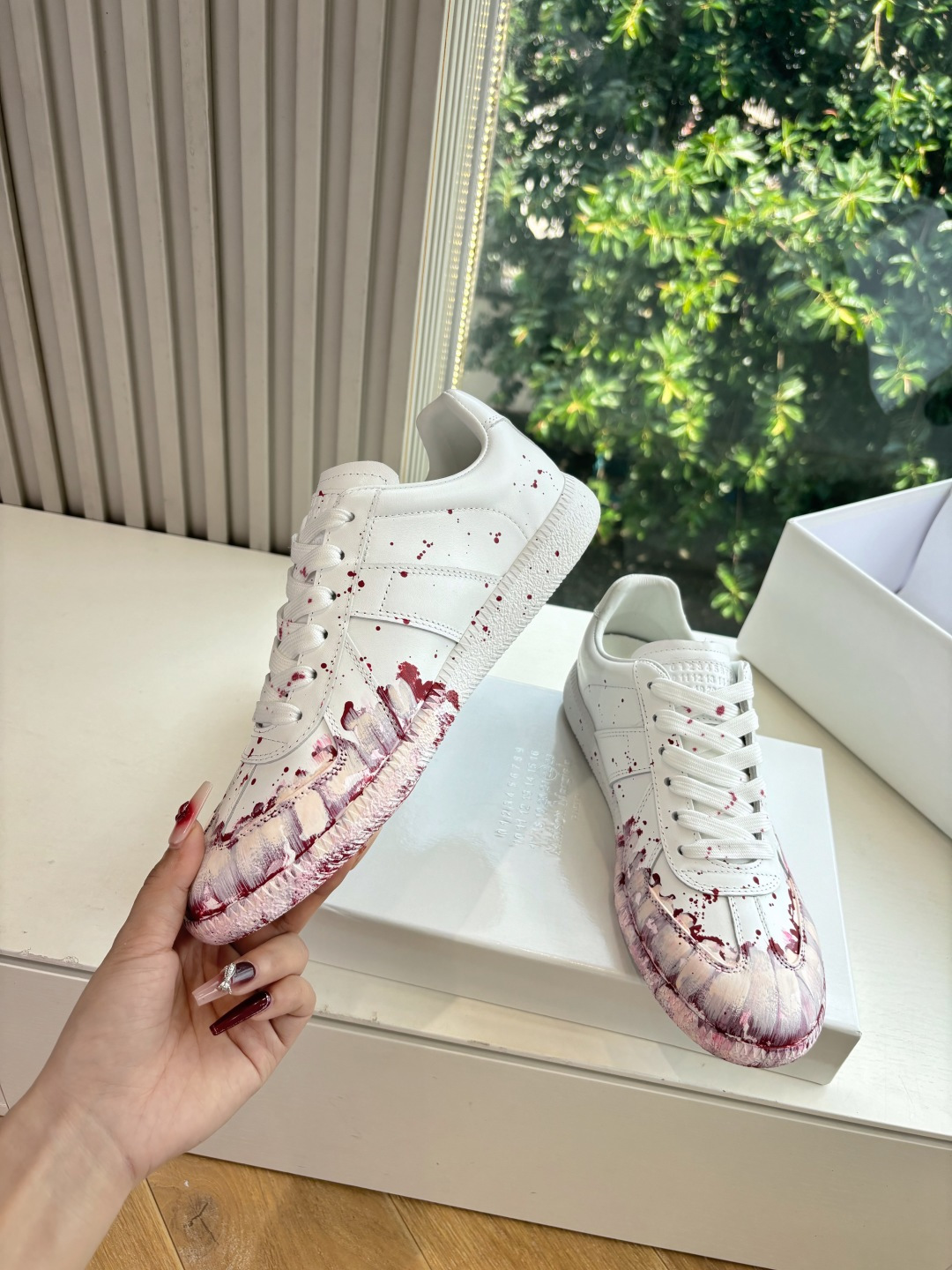 Maison Margiela MM6 Designer Shoes: Luxurious T-Shaped Leather Collage Design - 图片 5