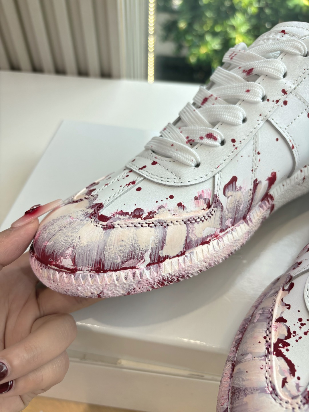 Maison Margiela MM6 Designer Shoes: Luxurious T-Shaped Leather Collage Design - 图片 9