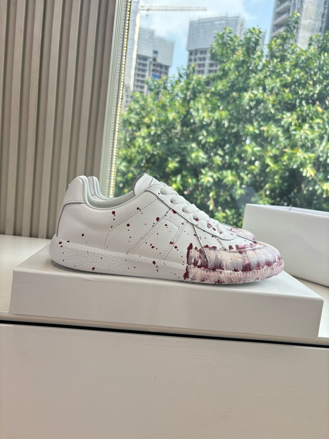 Maison Margiela MM6 Designer Shoes: Luxurious T-Shaped Leather Collage Design - 图片 7