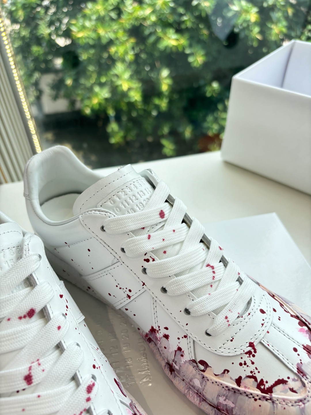 Maison Margiela MM6 Designer Shoes: Luxurious T-Shaped Leather Collage Design - 图片 8