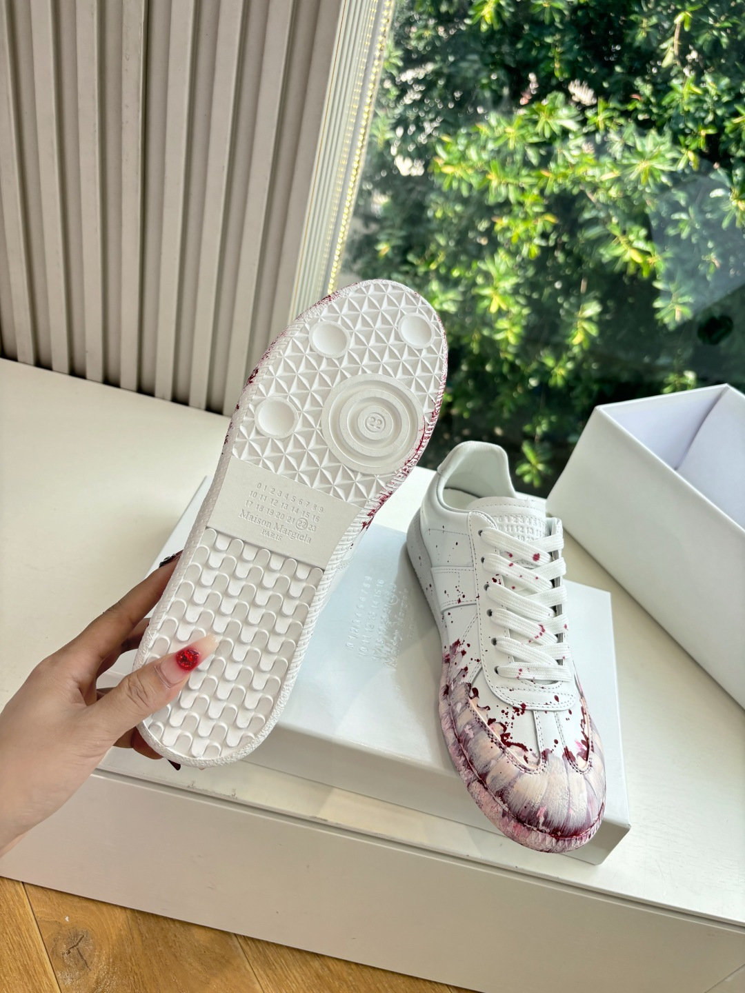 Maison Margiela MM6 Designer Shoes: Luxurious T-Shaped Leather Collage Design - 图片 6