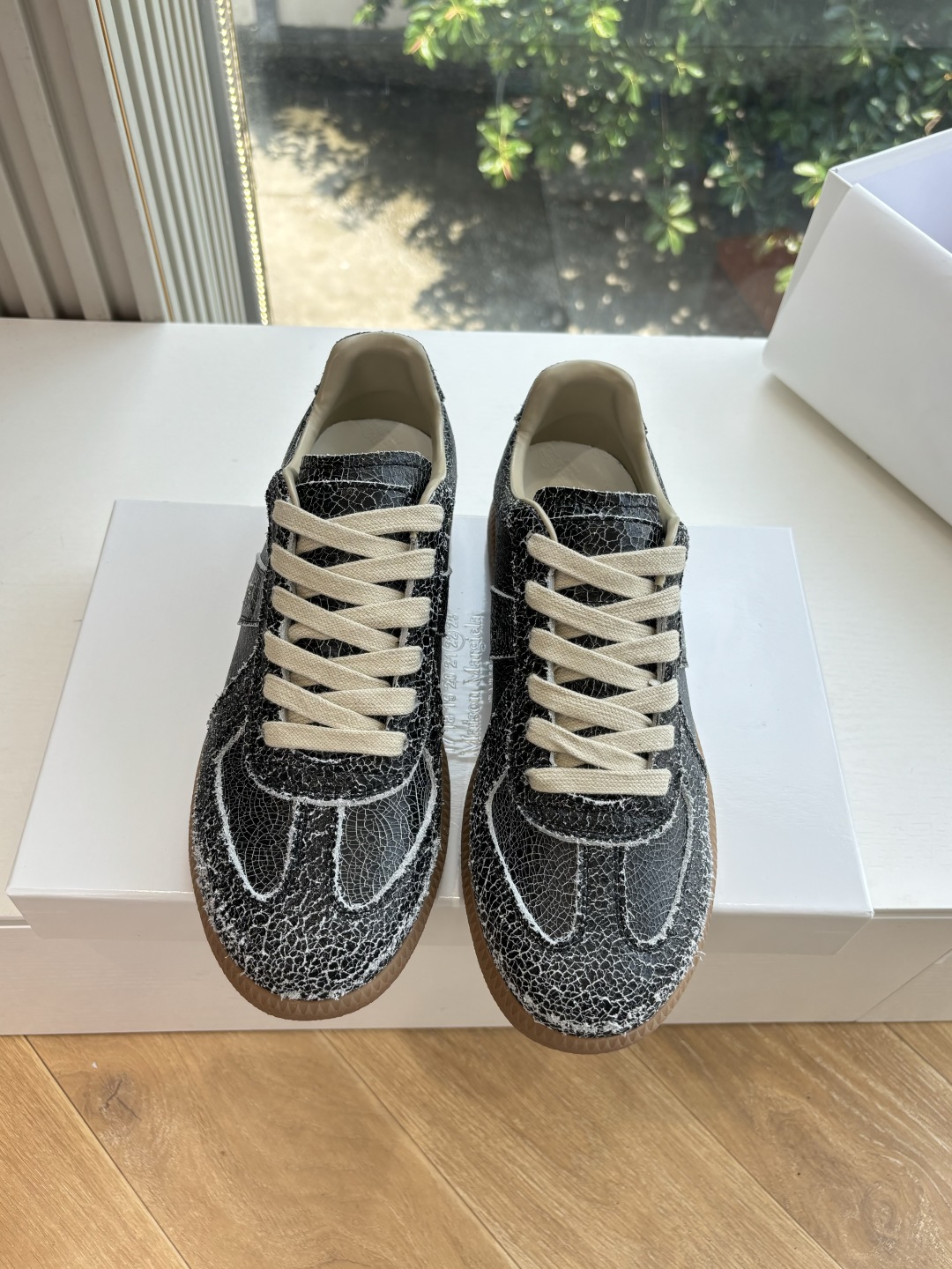 Maison Margiela MM6 Designer German Training Shoes: Luxurious, Comfortable, and Stylish - 图片 4