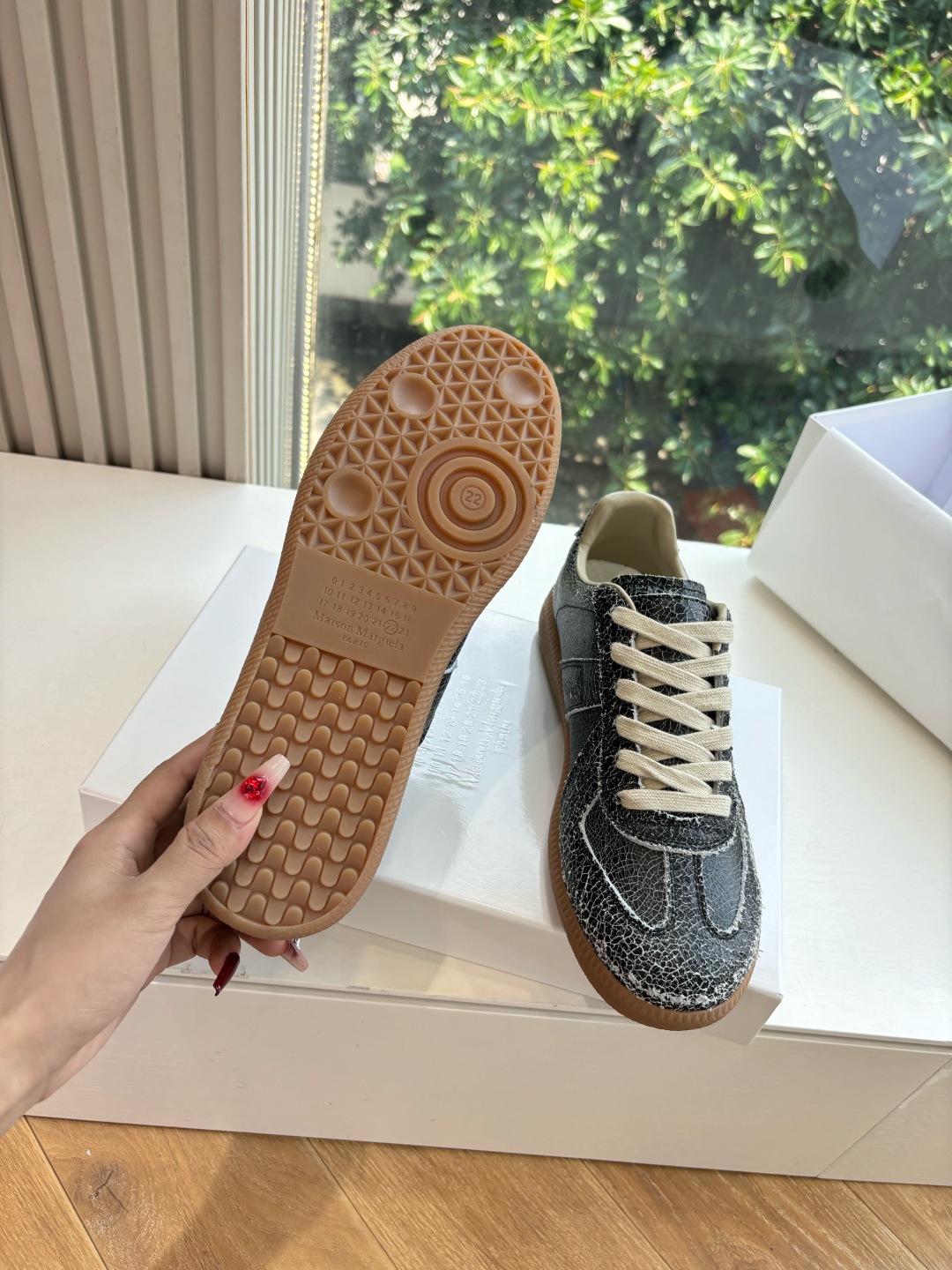 Maison Margiela MM6 Designer German Training Shoes: Luxurious, Comfortable, and Stylish - 图片 6