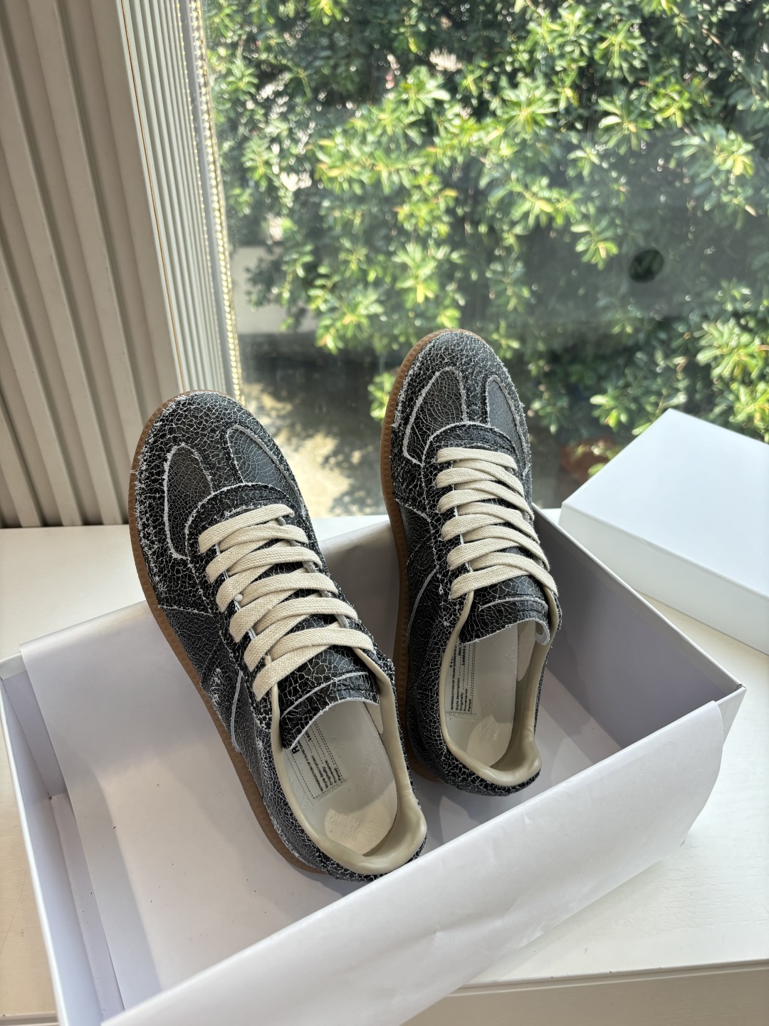 Maison Margiela MM6 Designer German Training Shoes: Luxurious, Comfortable, and Stylish - 图片 2