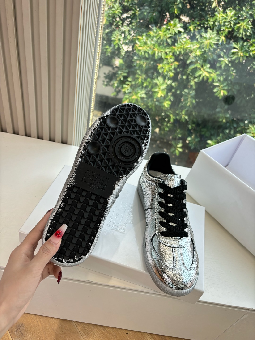 Maison Margiela MM6 Designer Training Shoes: Luxurious, Comfortable, and Versatile. - 图片 6