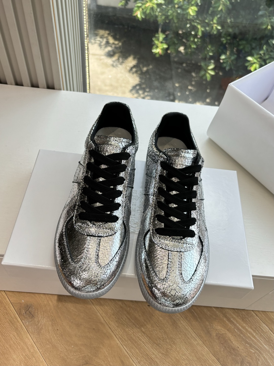 Maison Margiela MM6 Designer Training Shoes: Luxurious, Comfortable, and Versatile. - 图片 4