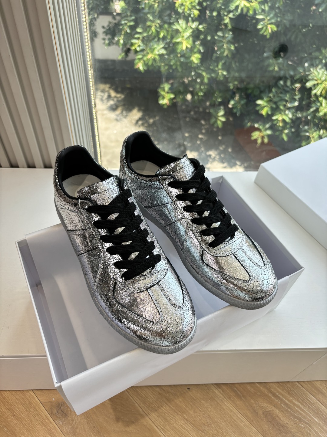 Maison Margiela MM6 Designer Training Shoes: Luxurious, Comfortable, and Versatile. - 图片 1