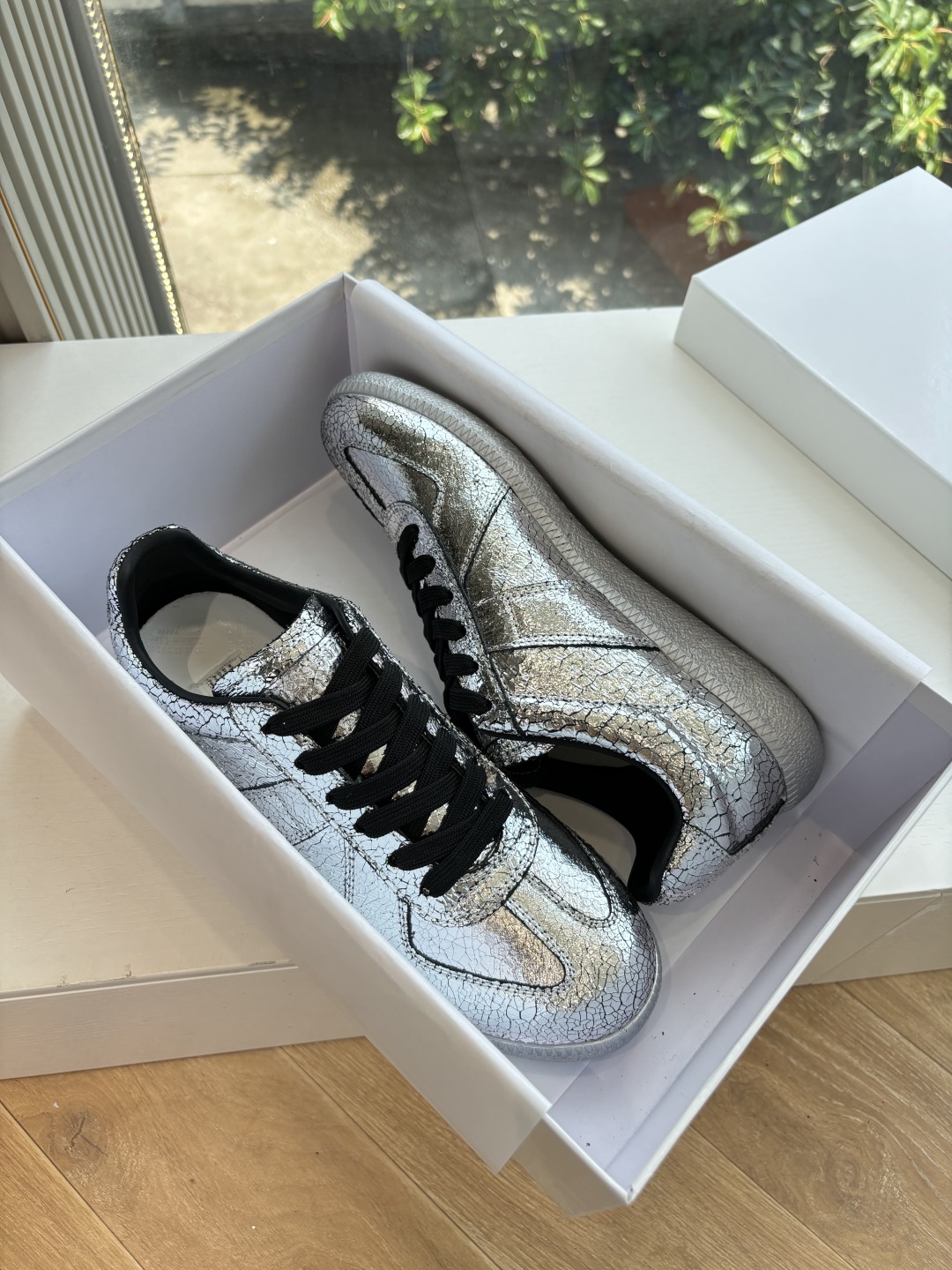 Maison Margiela MM6 Designer Training Shoes: Luxurious, Comfortable, and Versatile. - 图片 3