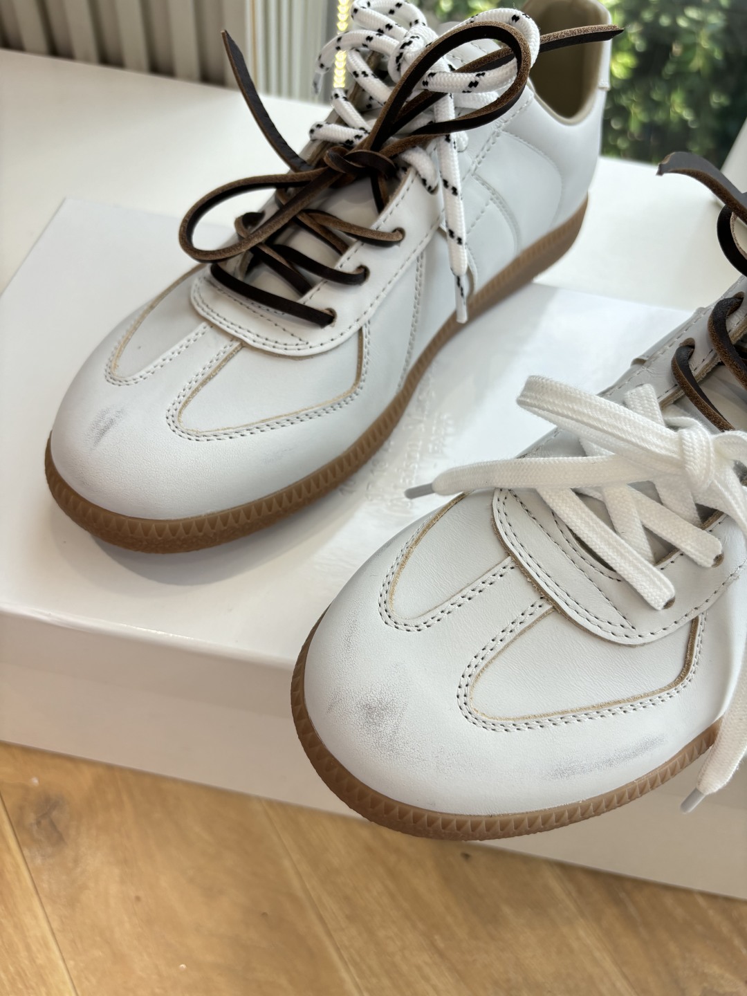 Maison Margiela MM6 Designer Training Shoe: Luxurious, Classic, and Comfortable - 图片 9