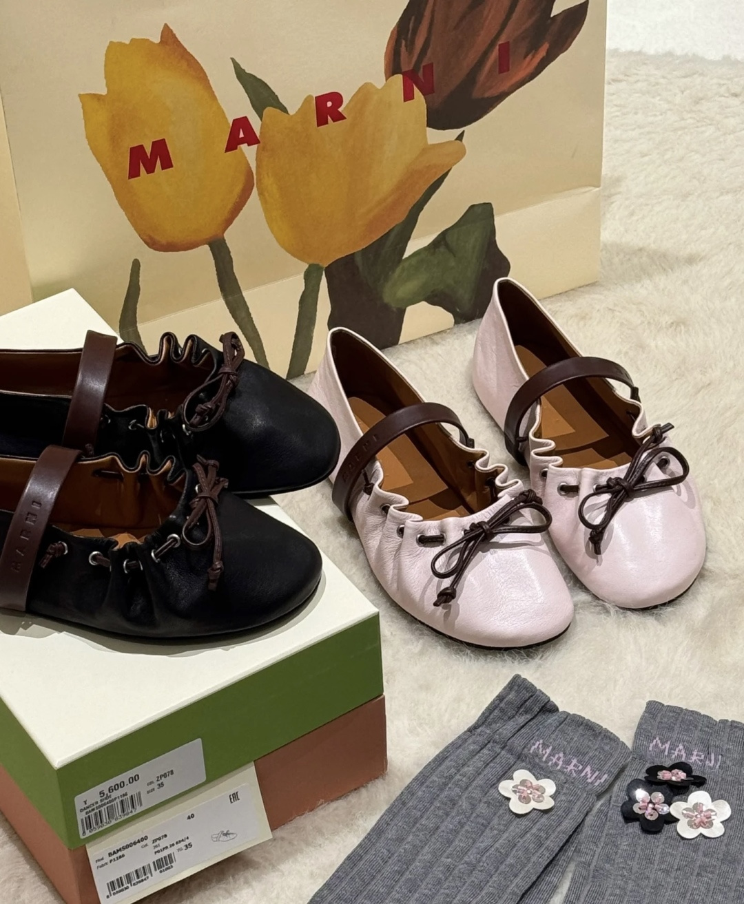 NO:751429,Socks 10G027MARNI 26 ballet shoes with a soft and glutinous feel jio retro and playful feel. The shoe body is decorated with pleated drawstrings and fungus edges. It is matched with brown straps and thick soles. It not only retains the elegance of ballet shoes, but also has a lazy and relaxed atmosphere. The fabric is double-coated cowhide. The lining is cowhide. The sole is genuine leather.  Size 35-41 (40.41 non-returnable and non-exchangeable), casual shoes/sports shoes, marni, sneakers, cowhide, socks19860909袜子10G027MARNI 26芭蕾舞鞋软软糯糯感jio复古俏皮感鞋身用了褶皱抽绳+木耳边装饰 搭配棕色绑带和厚底 既保留了芭蕾舞鞋的优雅,又带点慵懒松弛的氛围 面料对版牛皮 内里牛皮内里 鞋底真皮鞋底 尺码35-41(40.41不退不换),休闲鞋/运动鞋,marni,sneakers,cowhide,socks,Women's Shoes