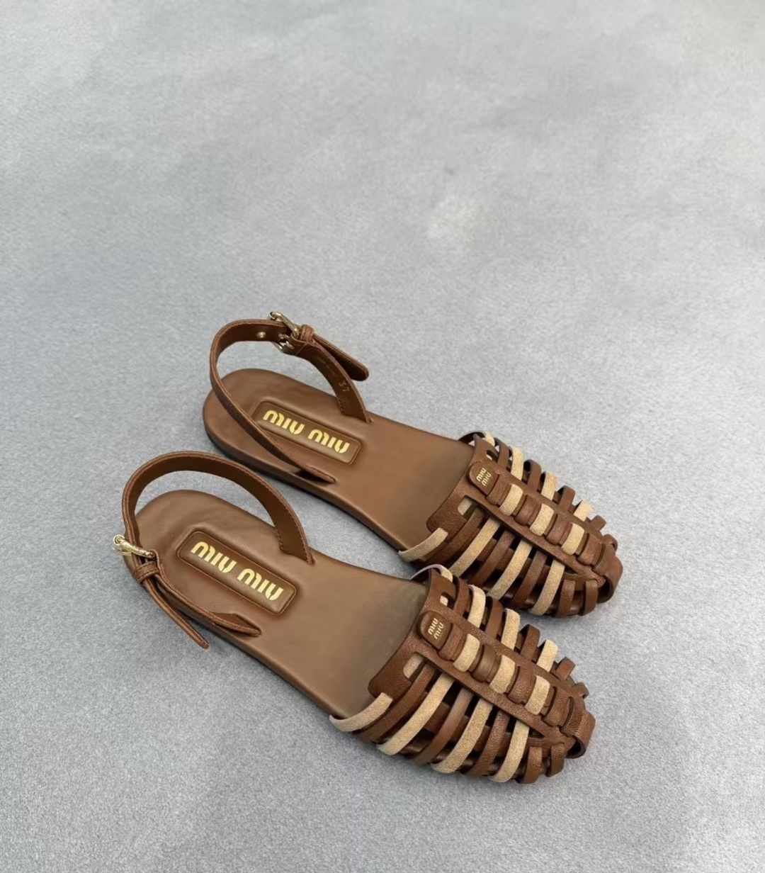 🌾G0286代购级独家上新Miu Miu2026牛皮半拖Zp开发 手工羊皮编织麻花菱格平底拖鞋秒杀市面版