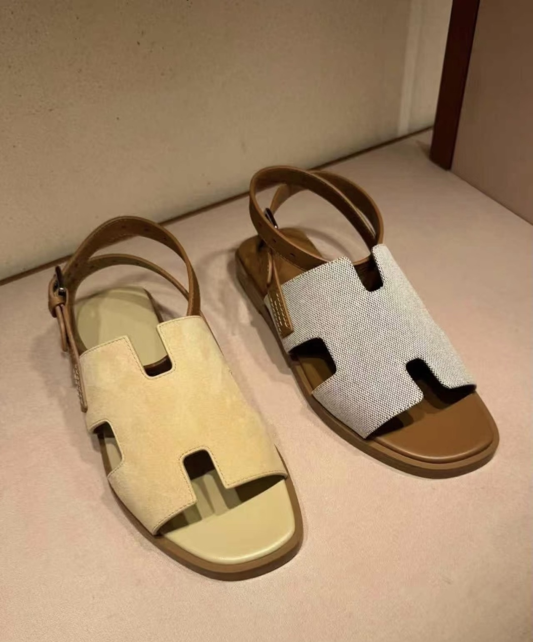 🌾G203高端品质H家 2026春夏新款 HERMES爱马仕H凉鞋一字平底真皮外穿凉鞋女扣平底金属银扣真
