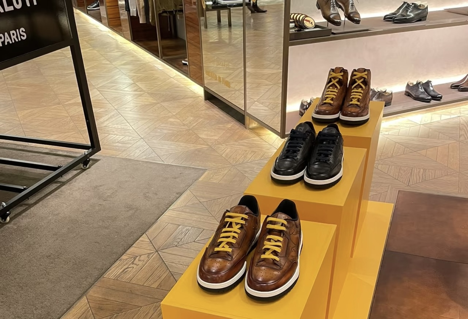 🌾G216重工Berluti- 新鞋款Playoff分享前陣子Berluti新款的Playoff鞋款剛上