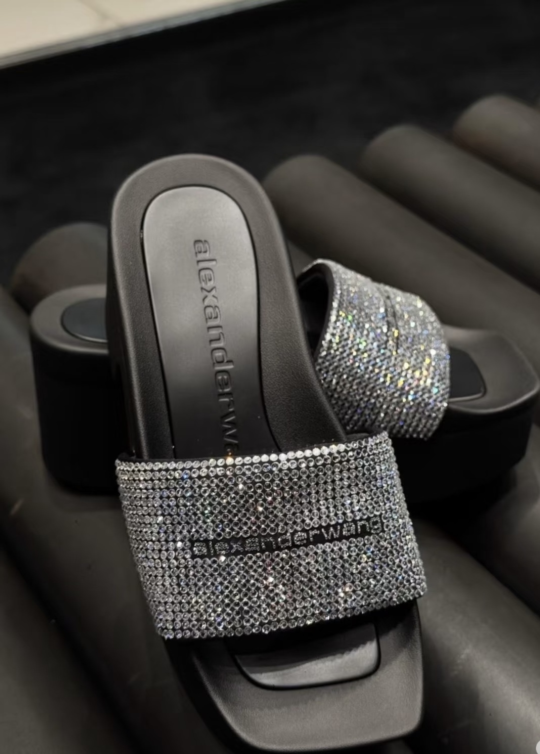 🌾G013顶级品质Alexander Wang aw carter亚历山大王 烫钻 拖鞋Jennie 大