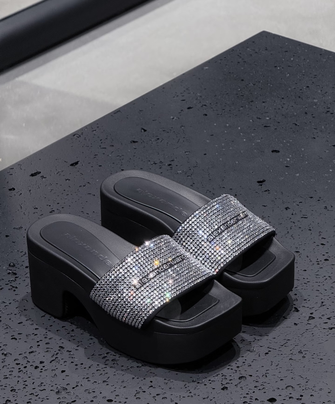 🌾G013顶级品质Alexander Wang aw carter亚历山大王 烫钻 拖鞋Jennie 大