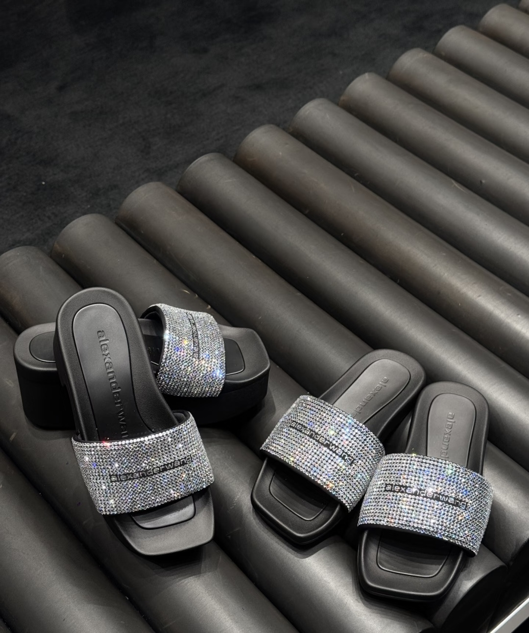 🌾G013顶级品质Alexander Wang aw carter亚历山大王 烫钻 拖鞋Jennie 大