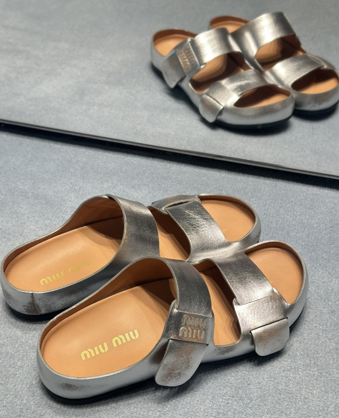 🌾G024顶级miumiu缪缪26ss 春夏季走秀款博肯凉鞋 最新款徽标女士夏季拖鞋 ，全胎牛皮 材质 