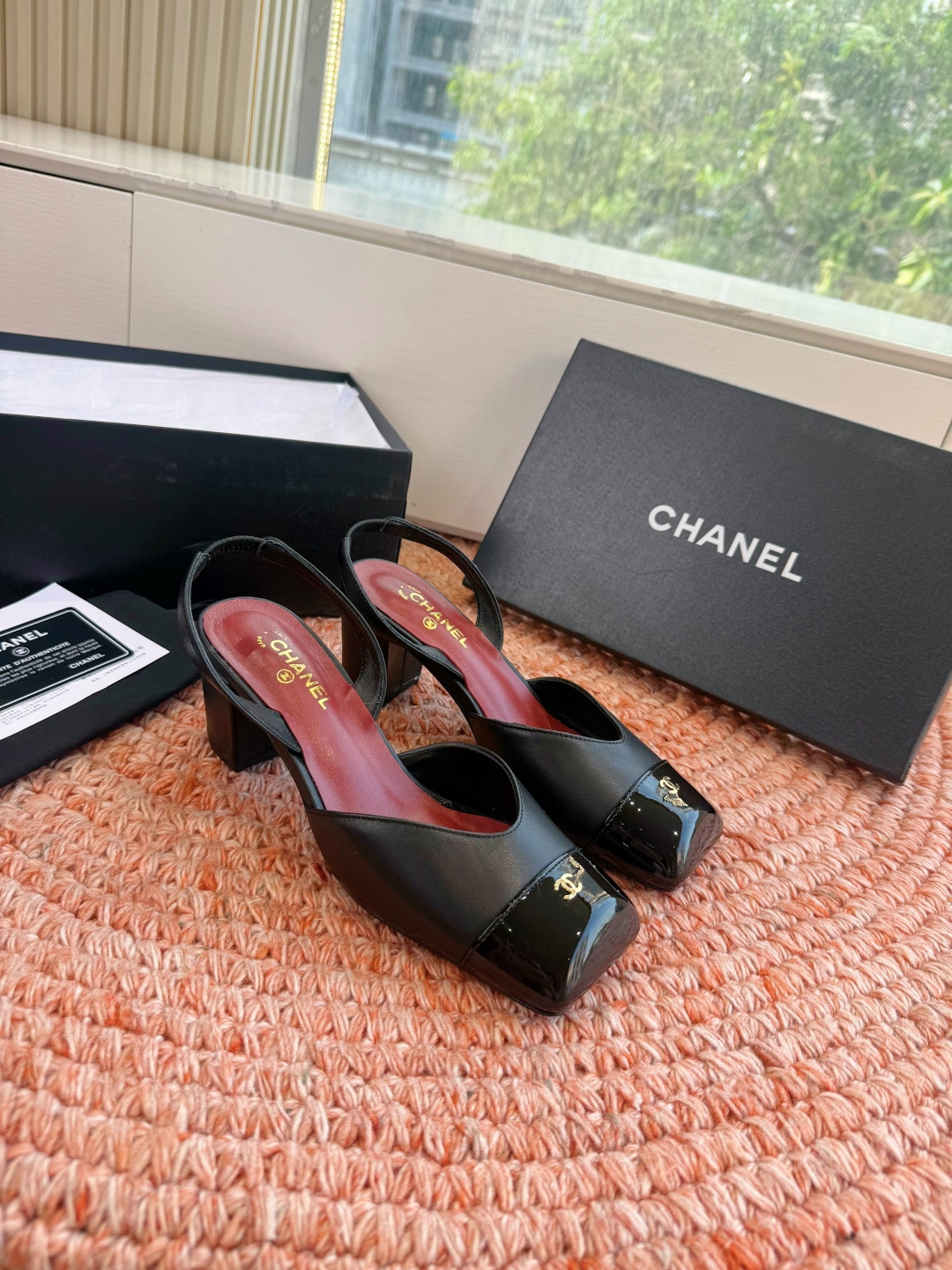 🌾G06😀顶级品质CHANE*｜小香2026走秀款双C锁扣单鞋凉鞋大方头高跟鞋当巴黎大皇宫的秀场灯光聚焦