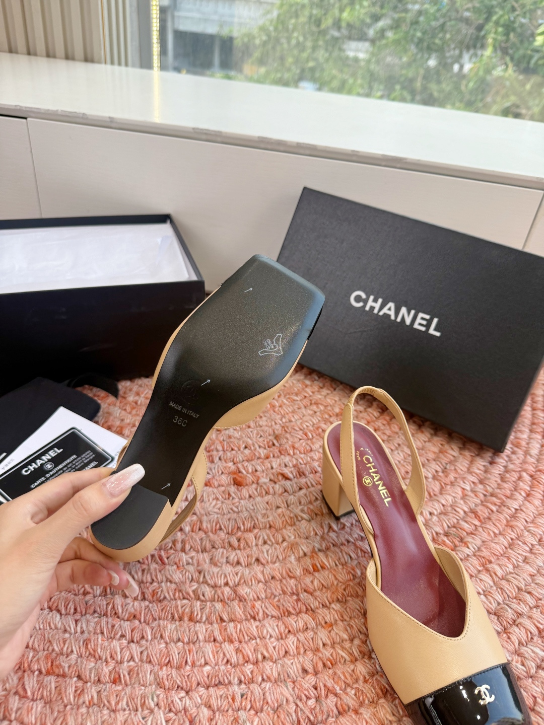 🌾G06😀顶级品质CHANE*｜小香2026走秀款双C锁扣单鞋凉鞋大方头高跟鞋当巴黎大皇宫的秀场灯光聚焦