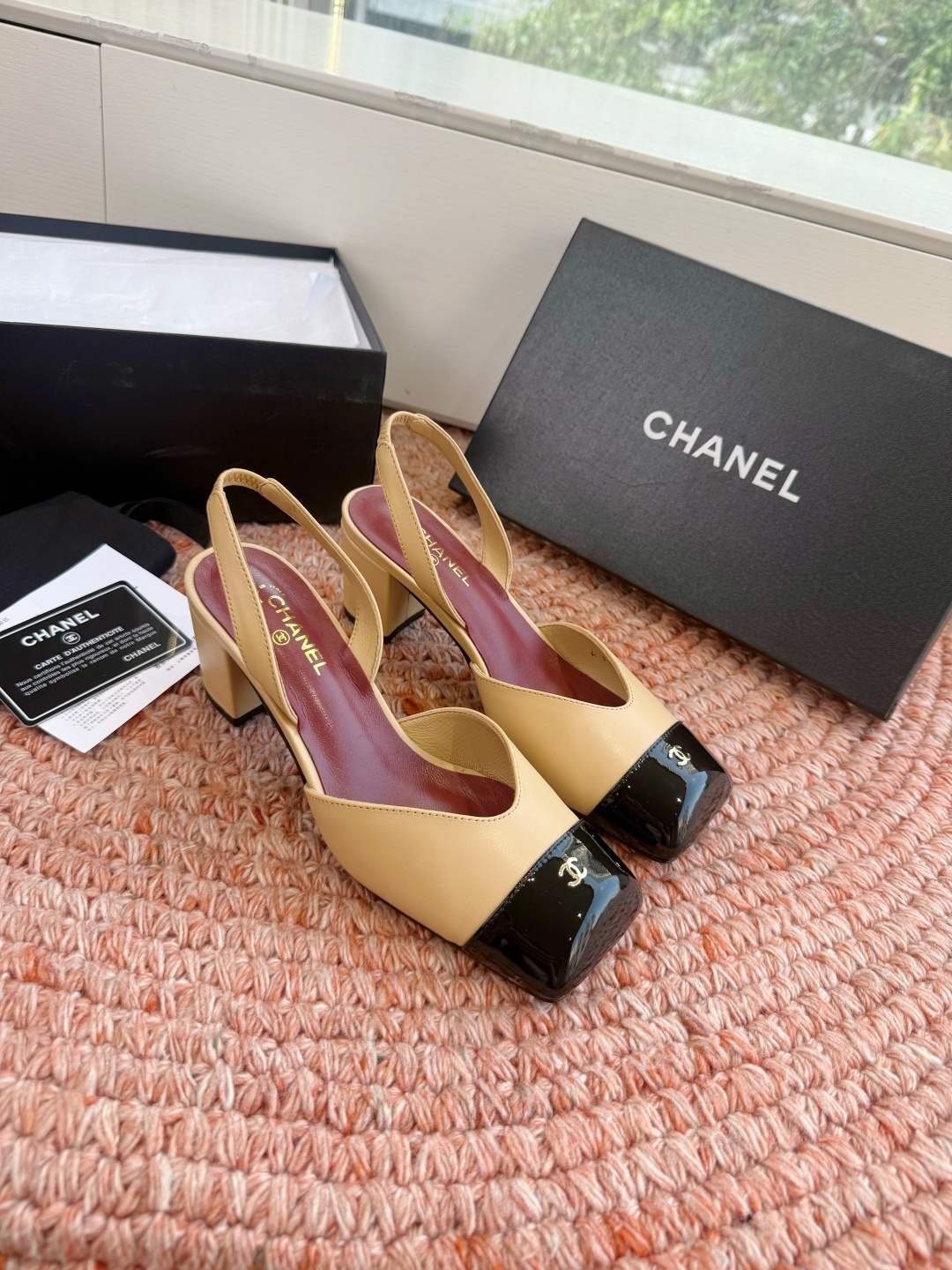 🌾G06😀顶级品质CHANE*｜小香2026走秀款双C锁扣单鞋凉鞋大方头高跟鞋当巴黎大皇宫的秀场灯光聚焦