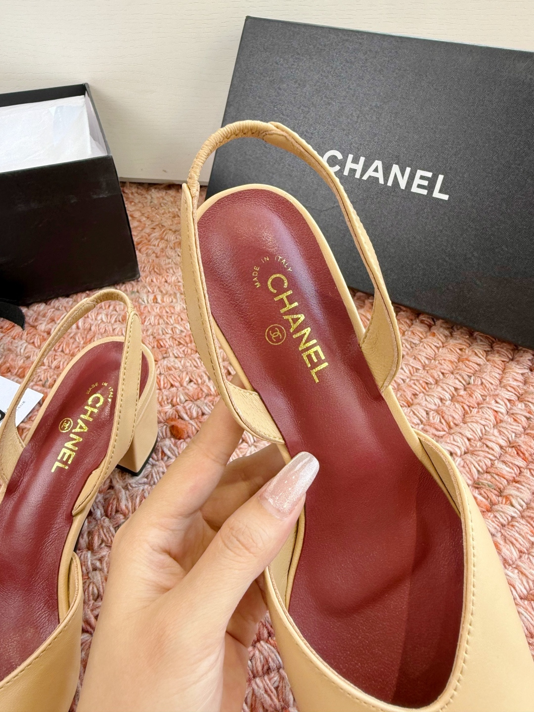 🌾G06😀顶级品质CHANE*｜小香2026走秀款双C锁扣单鞋凉鞋大方头高跟鞋当巴黎大皇宫的秀场灯光聚焦