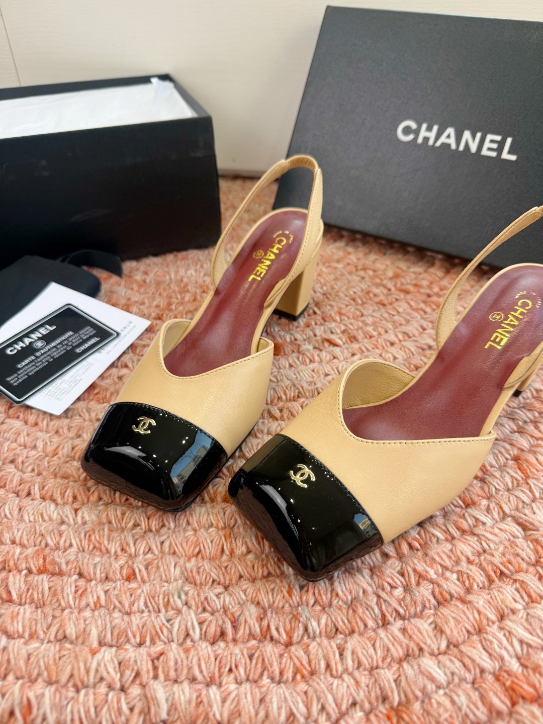 🌾G06😀顶级品质CHANE*｜小香2026走秀款双C锁扣单鞋凉鞋大方头高跟鞋当巴黎大皇宫的秀场灯光聚焦