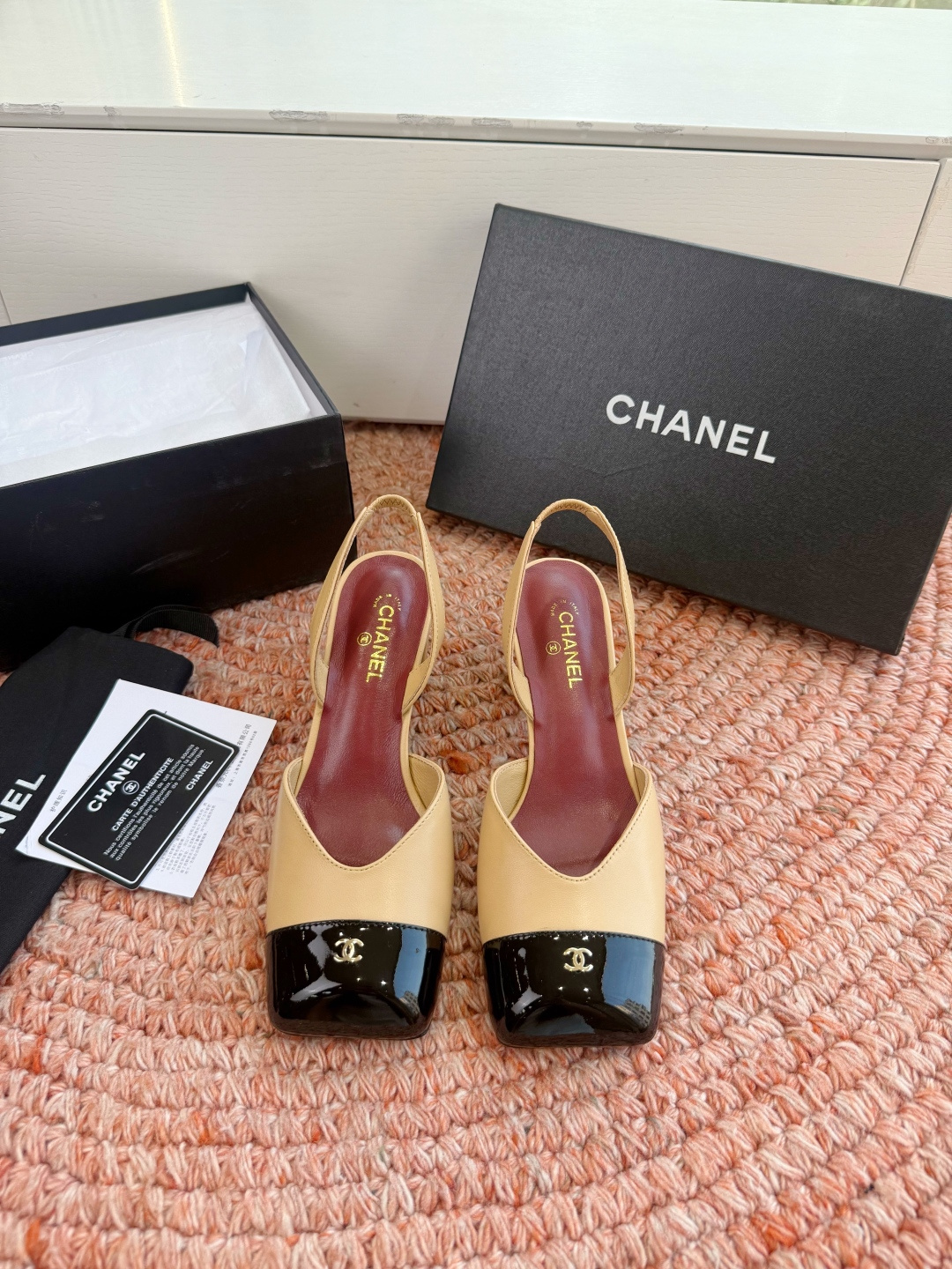 🌾G06😀顶级品质CHANE*｜小香2026走秀款双C锁扣单鞋凉鞋大方头高跟鞋当巴黎大皇宫的秀场灯光聚焦