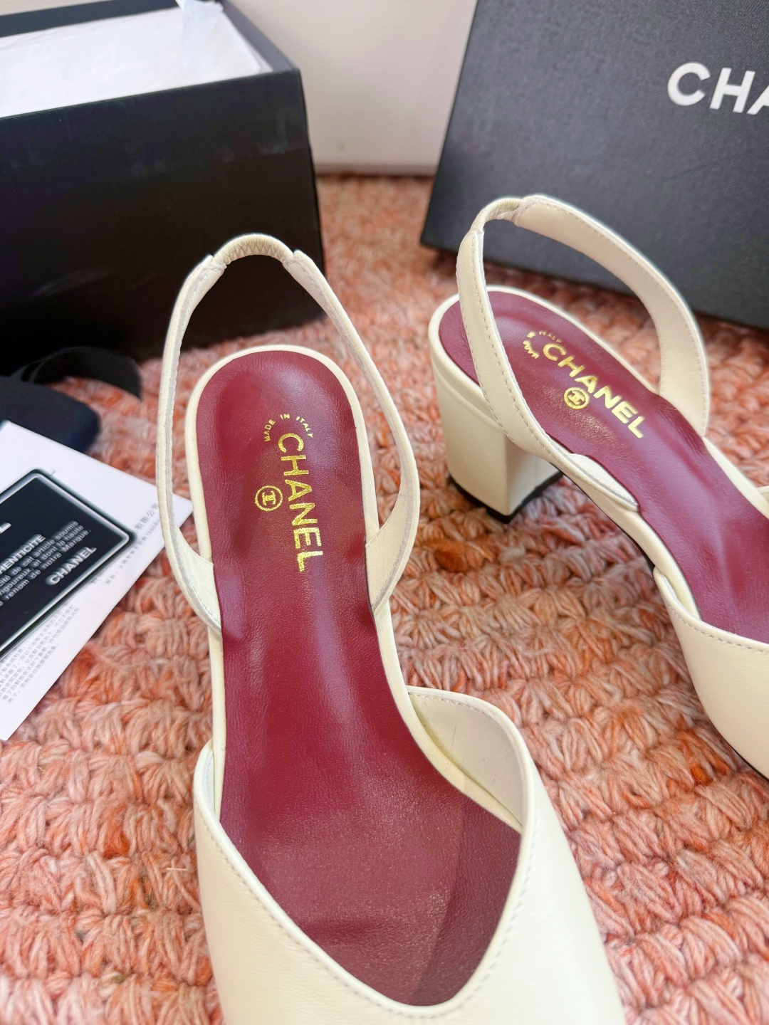 🌾G06😀顶级品质CHANE*｜小香2026走秀款双C锁扣单鞋凉鞋大方头高跟鞋当巴黎大皇宫的秀场灯光聚焦