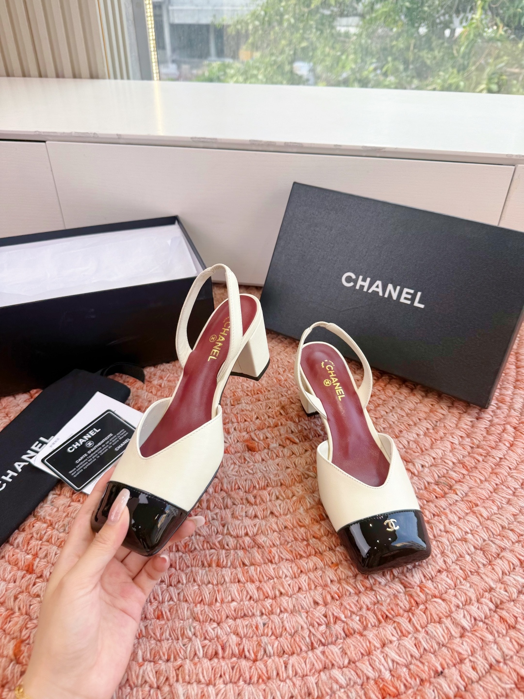 🌾G06😀顶级品质CHANE*｜小香2026走秀款双C锁扣单鞋凉鞋大方头高跟鞋当巴黎大皇宫的秀场灯光聚焦