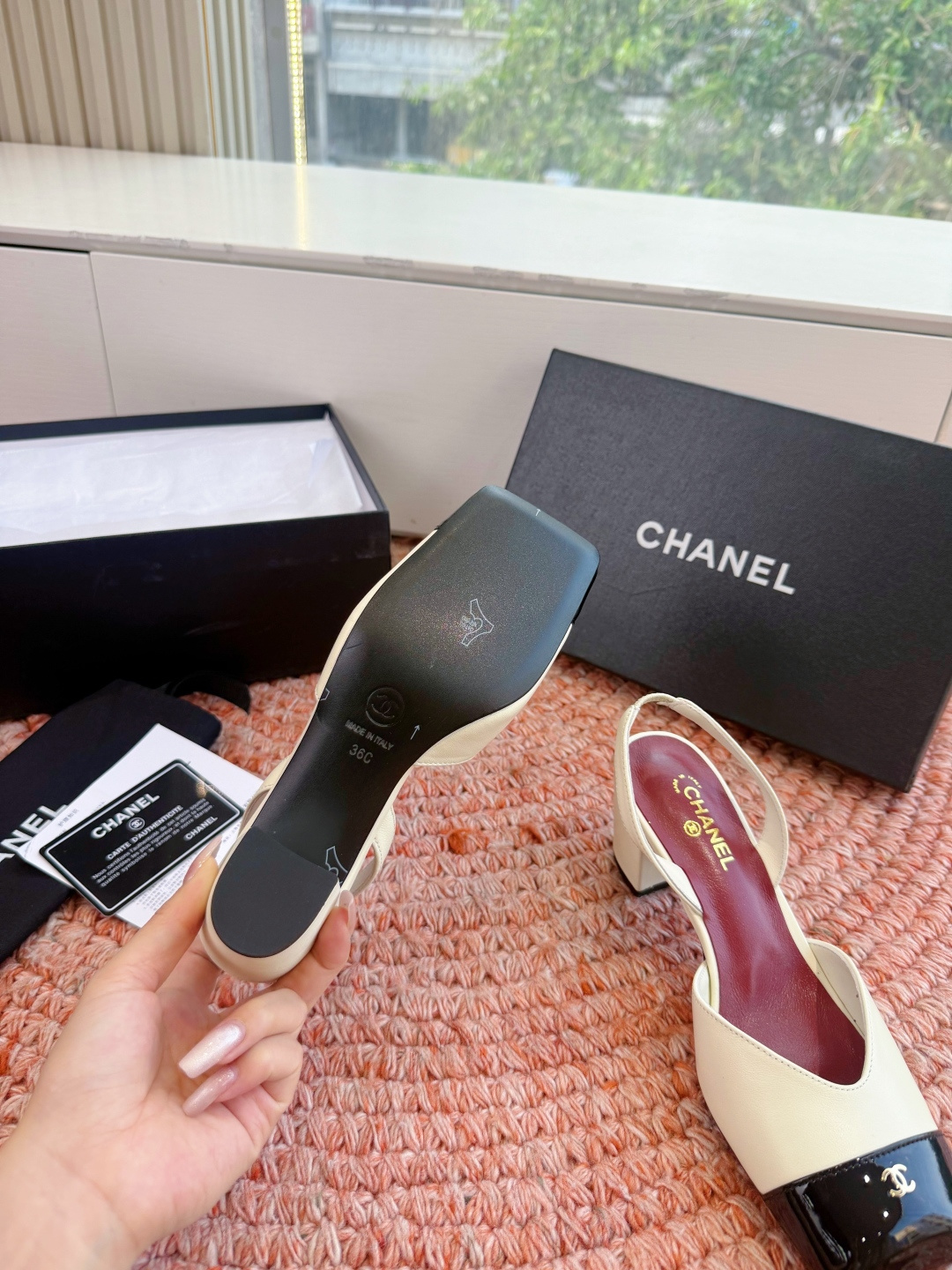 🌾G06😀顶级品质CHANE*｜小香2026走秀款双C锁扣单鞋凉鞋大方头高跟鞋当巴黎大皇宫的秀场灯光聚焦