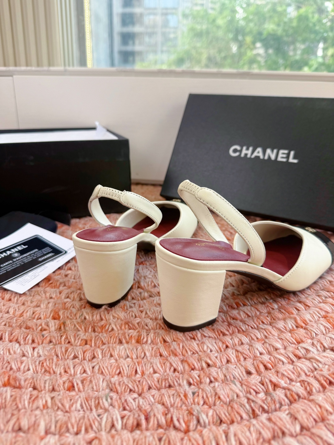 🌾G06😀顶级品质CHANE*｜小香2026走秀款双C锁扣单鞋凉鞋大方头高跟鞋当巴黎大皇宫的秀场灯光聚焦