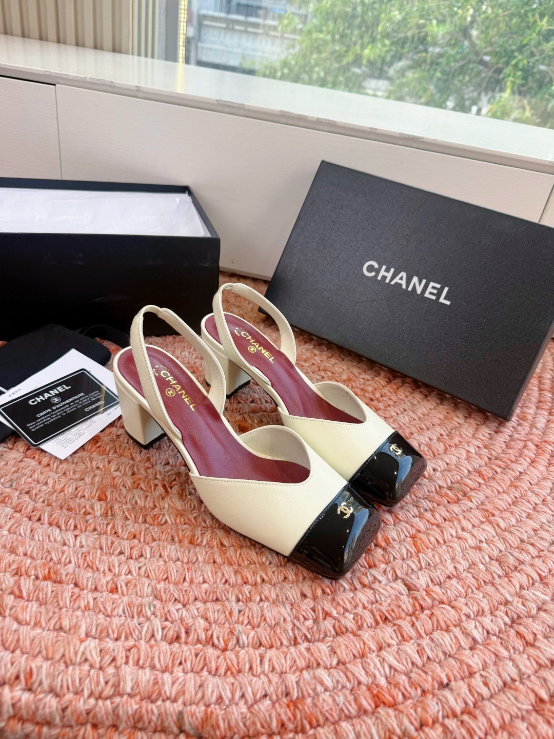 🌾G06😀顶级品质CHANE*｜小香2026走秀款双C锁扣单鞋凉鞋大方头高跟鞋当巴黎大皇宫的秀场灯光聚焦