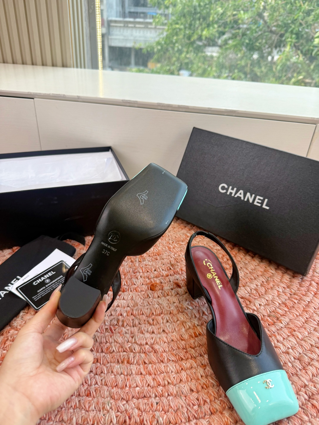 🌾G06😀顶级品质CHANE*｜小香2026走秀款双C锁扣单鞋凉鞋大方头高跟鞋当巴黎大皇宫的秀场灯光聚焦