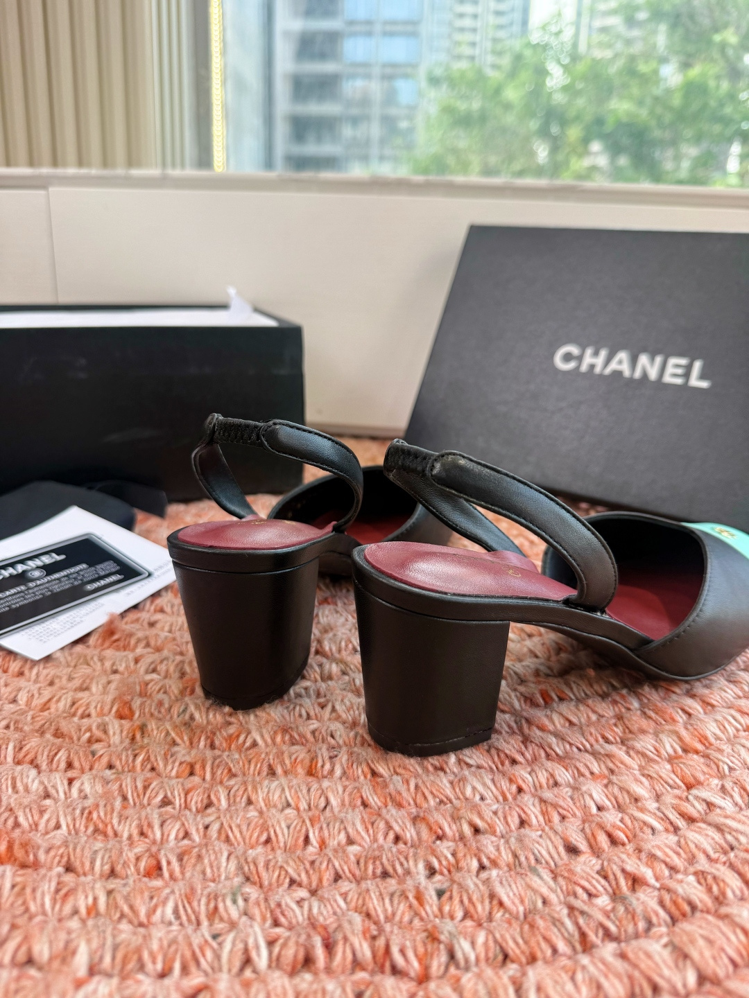 🌾G06😀顶级品质CHANE*｜小香2026走秀款双C锁扣单鞋凉鞋大方头高跟鞋当巴黎大皇宫的秀场灯光聚焦