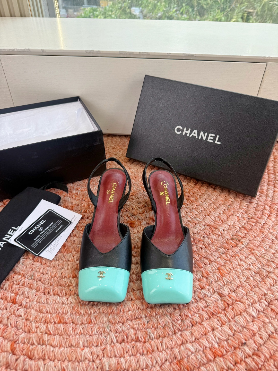 🌾G06😀顶级品质CHANE*｜小香2026走秀款双C锁扣单鞋凉鞋大方头高跟鞋当巴黎大皇宫的秀场灯光聚焦