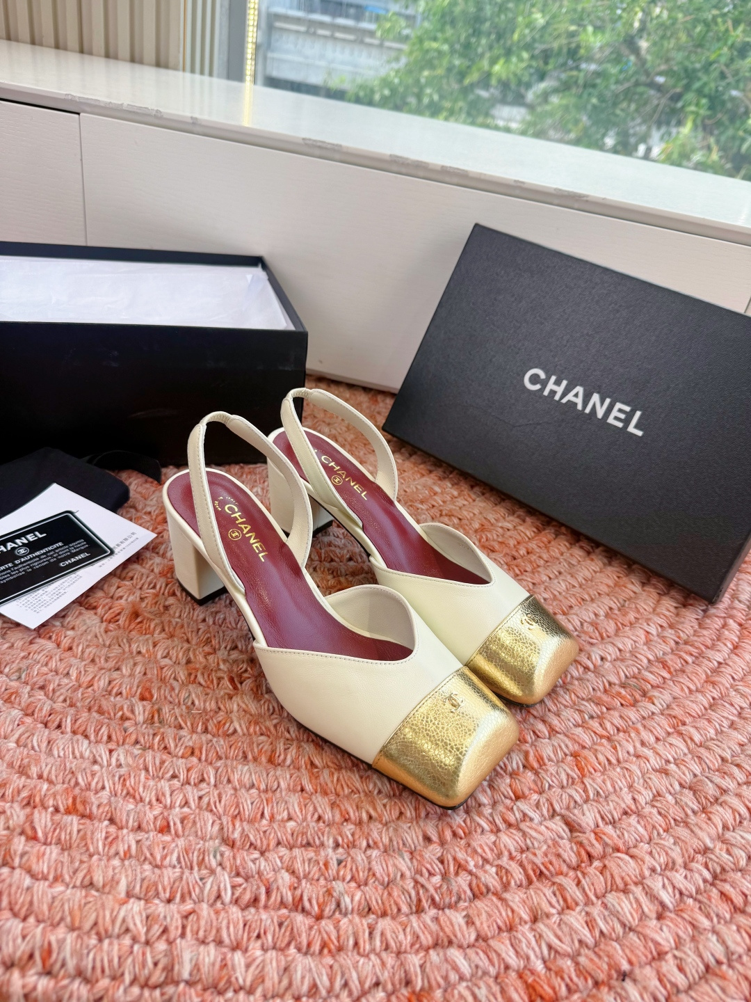🌾G06😀顶级品质CHANE*｜小香2026走秀款双C锁扣单鞋凉鞋大方头高跟鞋当巴黎大皇宫的秀场灯光聚焦