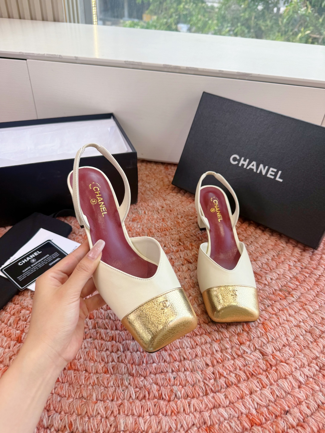 🌾G06😀顶级品质CHANE*｜小香2026走秀款双C锁扣单鞋凉鞋大方头高跟鞋当巴黎大皇宫的秀场灯光聚焦
