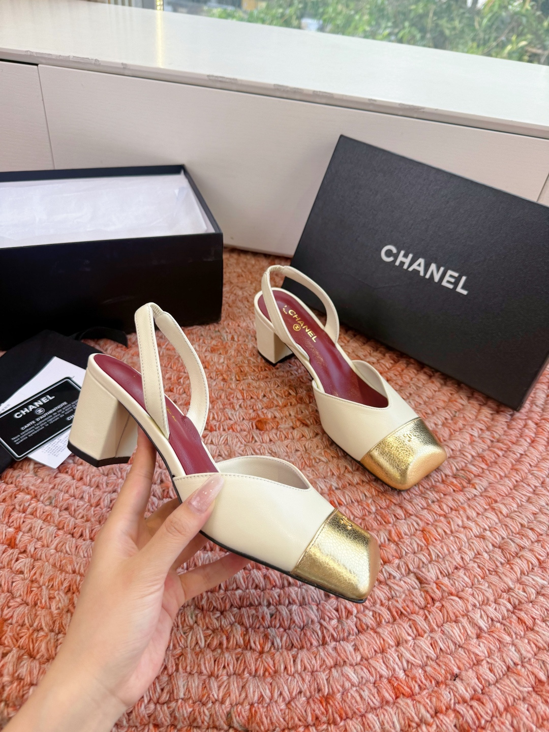 🌾G06😀顶级品质CHANE*｜小香2026走秀款双C锁扣单鞋凉鞋大方头高跟鞋当巴黎大皇宫的秀场灯光聚焦