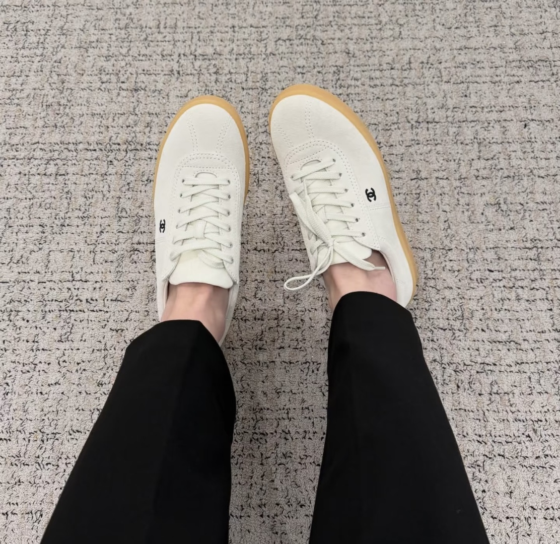 P🌾G059😀所见即所得CHANEL/香奈儿2026新款小香风麂皮圆头熊运动鞋时尚增高鞋休闲鞋面料：进口