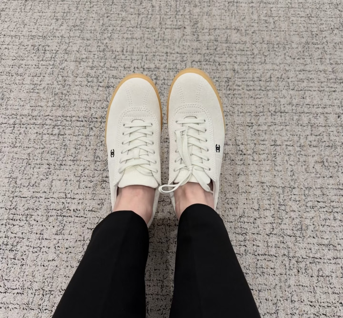 P🌾G059😀所见即所得CHANEL/香奈儿2026新款小香风麂皮圆头熊运动鞋时尚增高鞋休闲鞋面料：进口