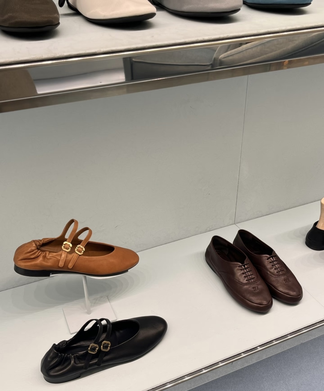 🌾G0286代购级独家上新Miu Miu2026真皮系带玛丽珍乐福鞋Zp开发 手工羊皮平底拖鞋秒杀市面版