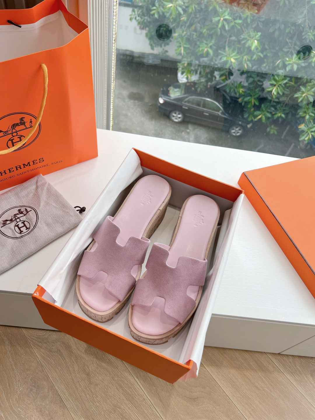 🌾G033高版2026春夏新款HERMES爱马仕专柜新款最近火到不行的坡跟二舅凉鞋拖鞋,搭配各种彩色袜子