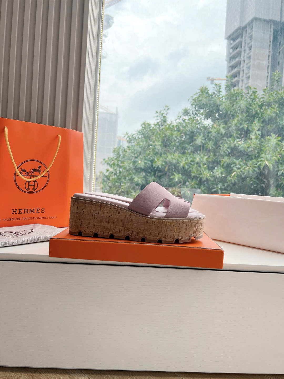 🌾G033高版2026春夏新款HERMES爱马仕专柜新款最近火到不行的坡跟二舅凉鞋拖鞋,搭配各种彩色袜子